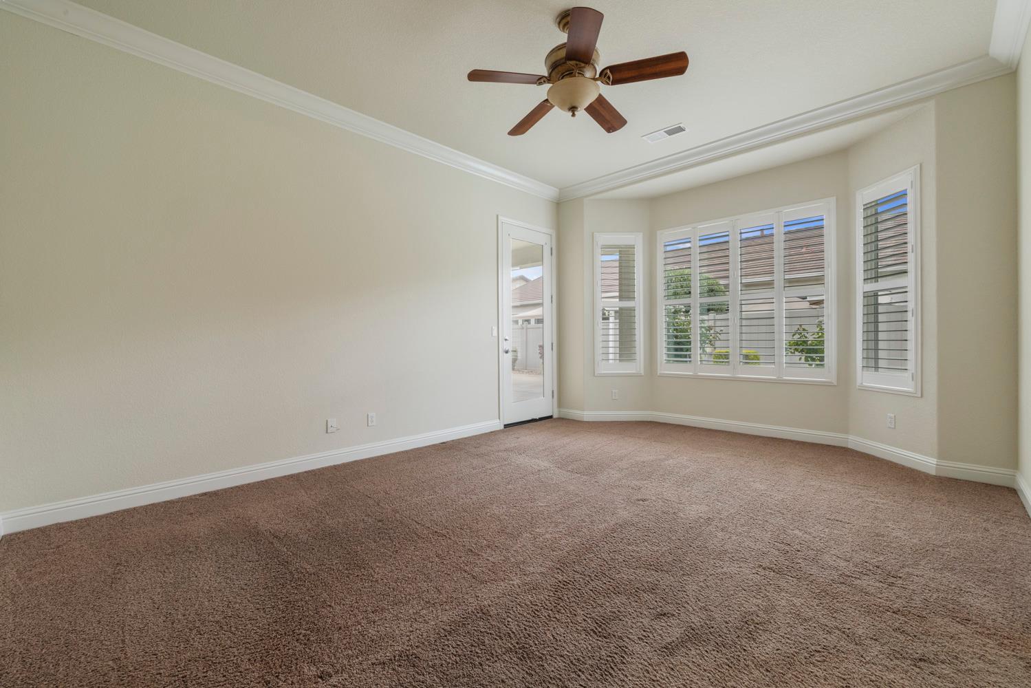 2452 W Belle Glade Ln, Manteca, CA 95336