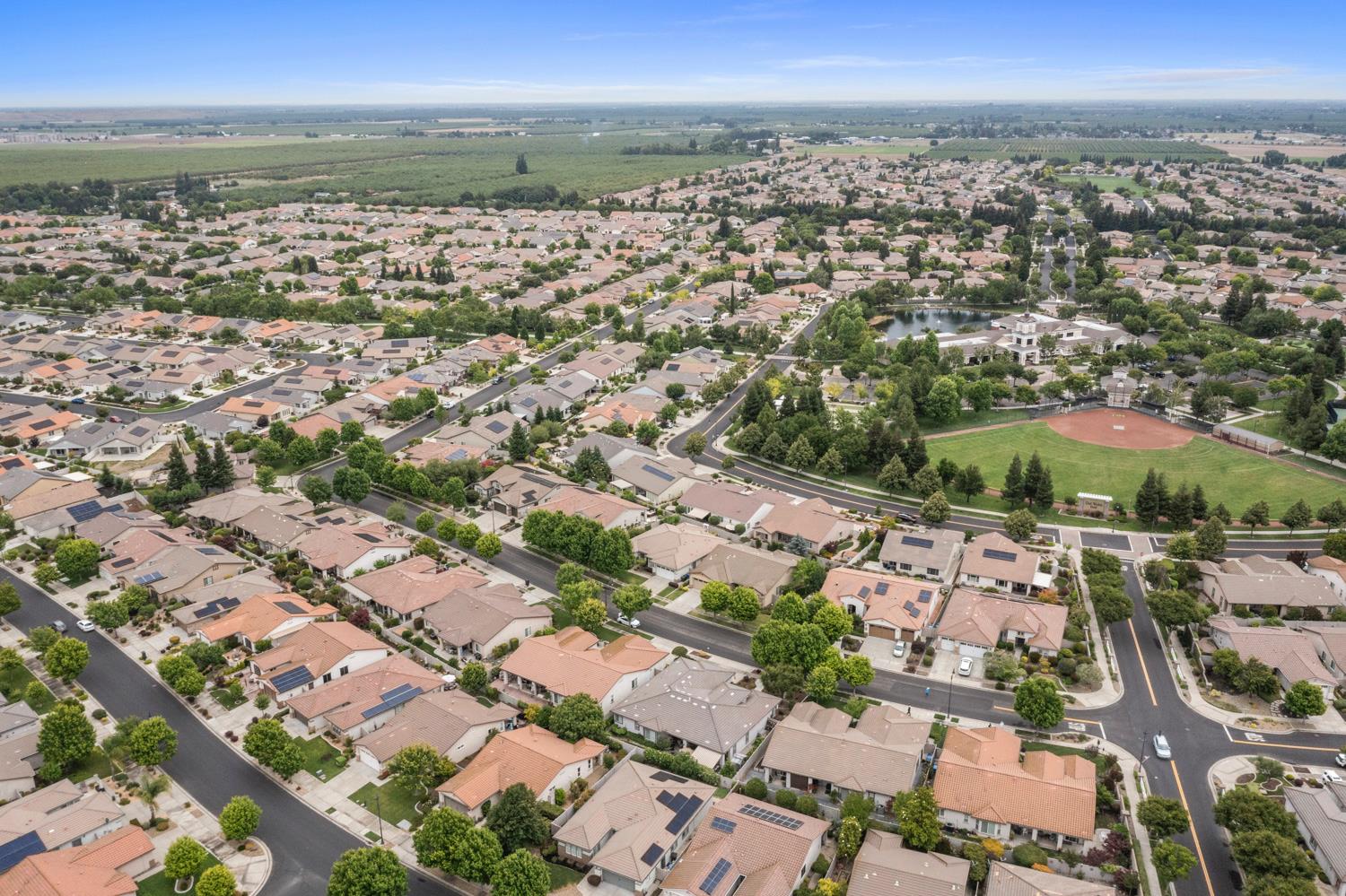 2452 W Belle Glade Ln, Manteca, CA 95336