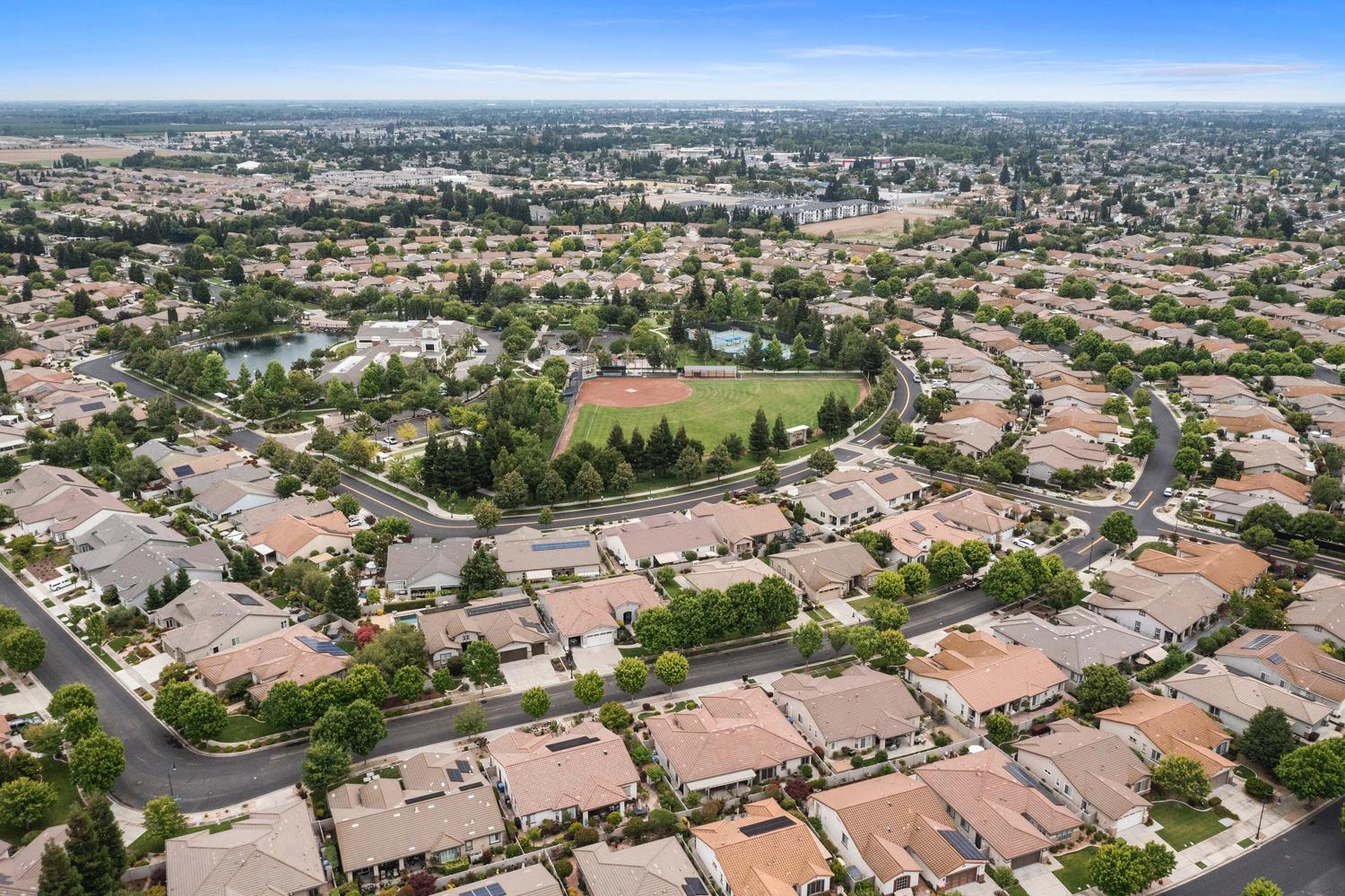 2452 W Belle Glade Ln, Manteca, CA 95336
