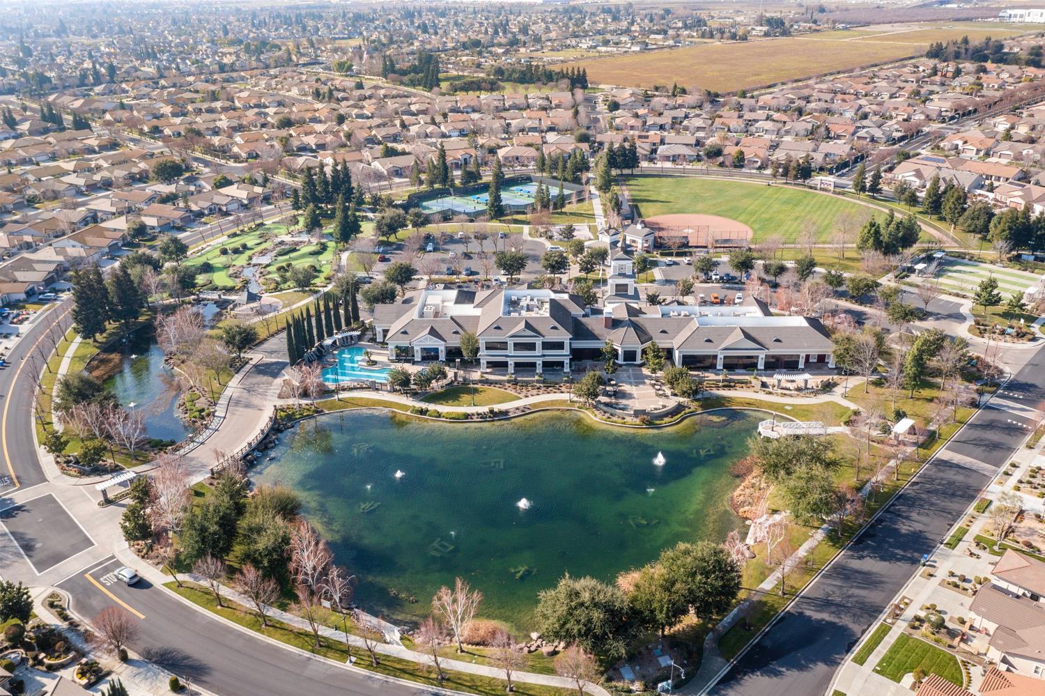 2452 W Belle Glade Ln, Manteca, CA 95336