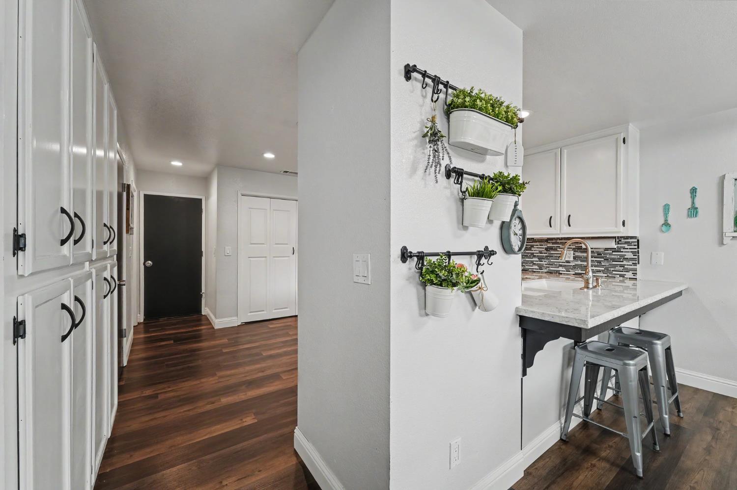 1128 Cedar Creek Dr #3, Modesto, CA 95355