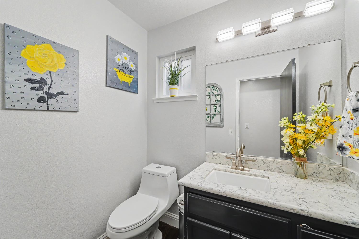 1128 Cedar Creek Dr #3, Modesto, CA 95355