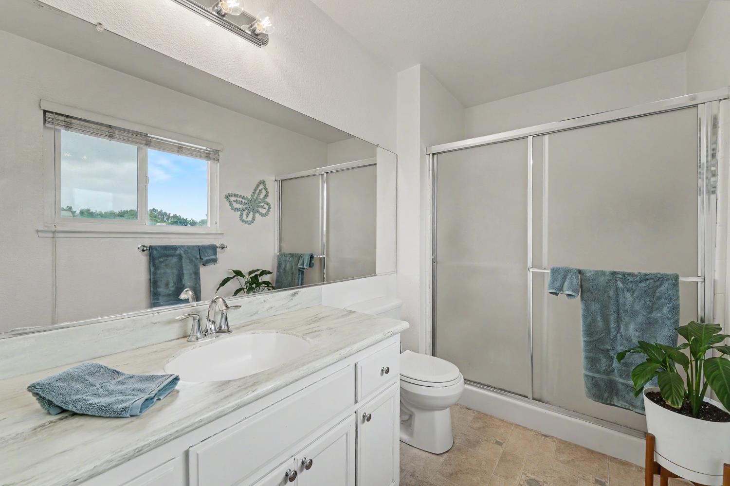 1128 Cedar Creek Dr #3, Modesto, CA 95355