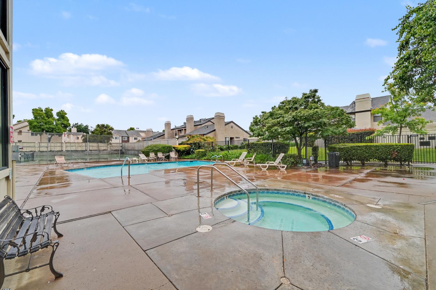 1128 Cedar Creek Dr #3, Modesto, CA 95355