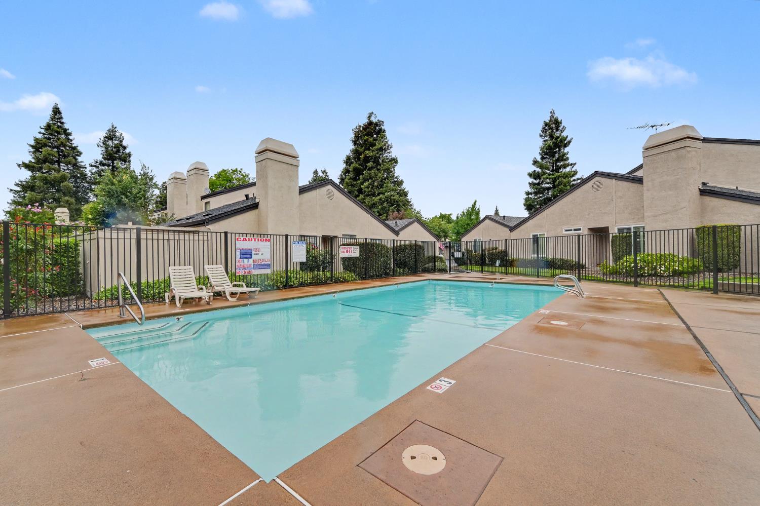 1128 Cedar Creek Dr #3, Modesto, CA 95355