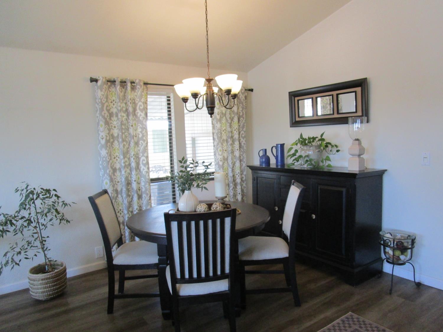 1500 Held Dr #94, Modesto, CA 95355