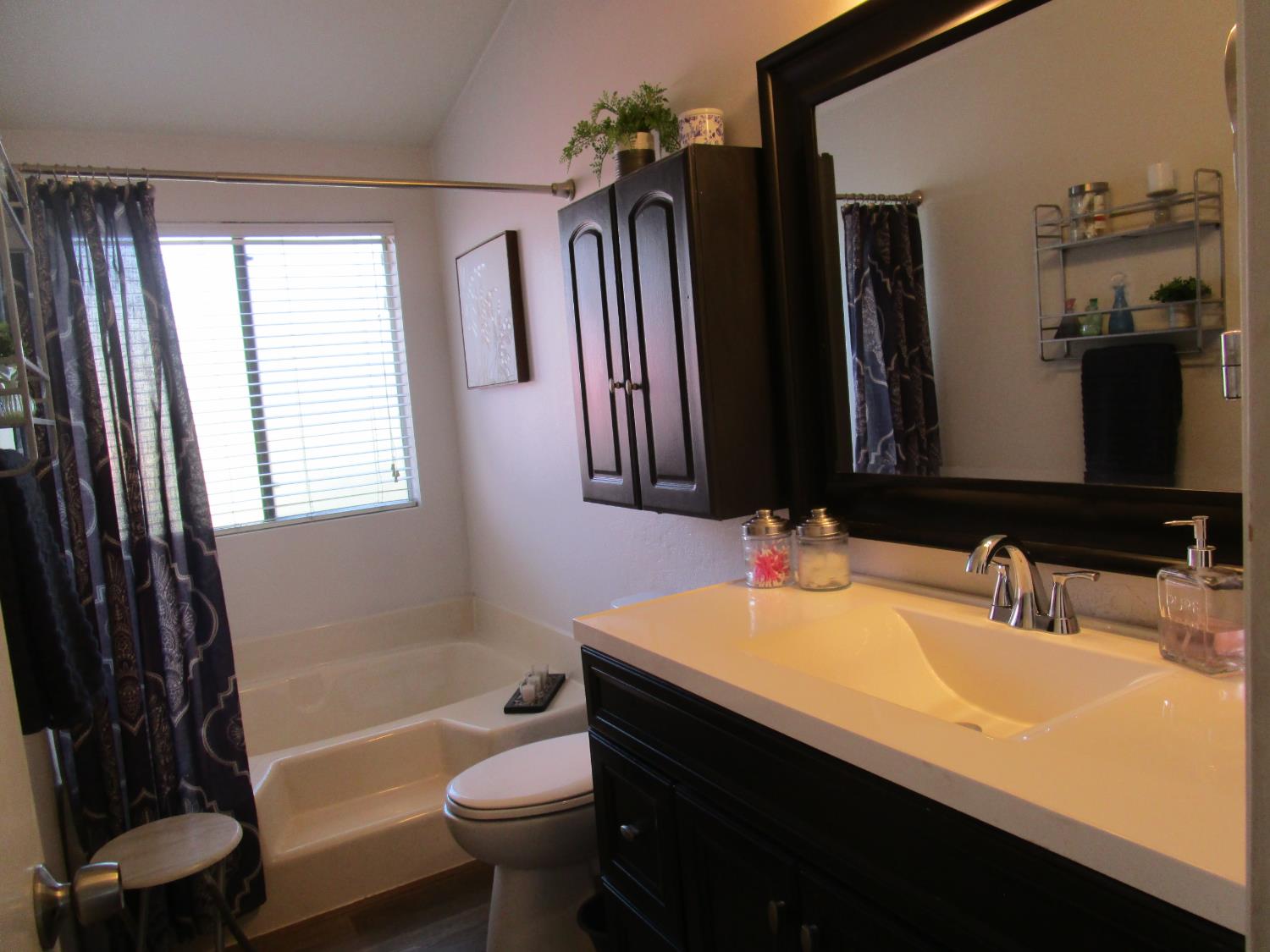 1500 Held Dr #94, Modesto, CA 95355