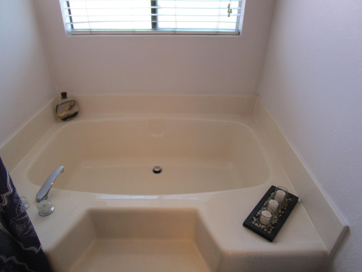 1500 Held Dr #94, Modesto, CA 95355