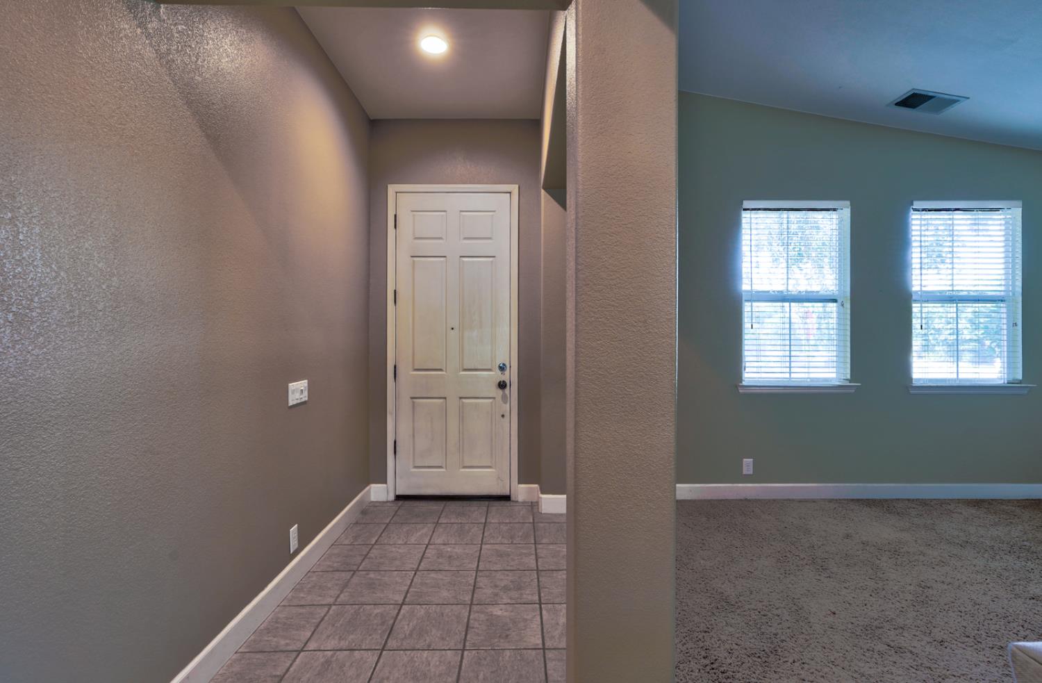 1254 Lurs Ct, Merced, CA 95348