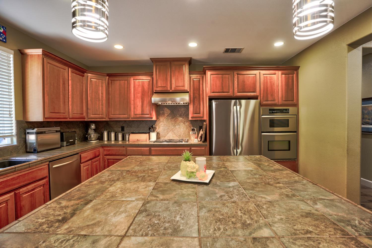 1254 Lurs Ct, Merced, CA 95348