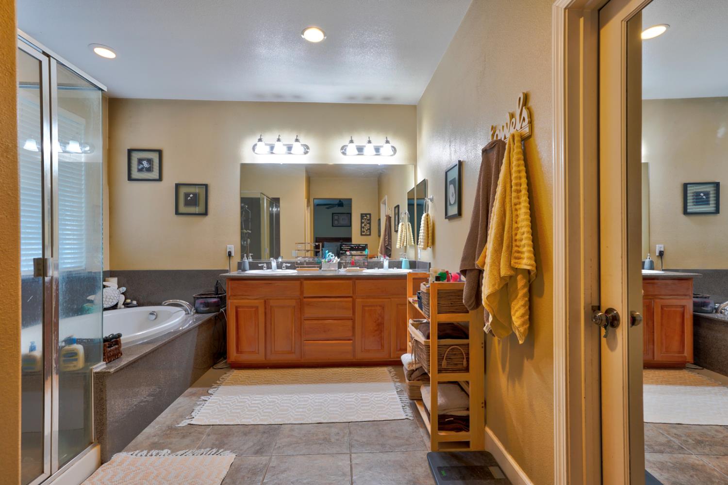 1254 Lurs Ct, Merced, CA 95348