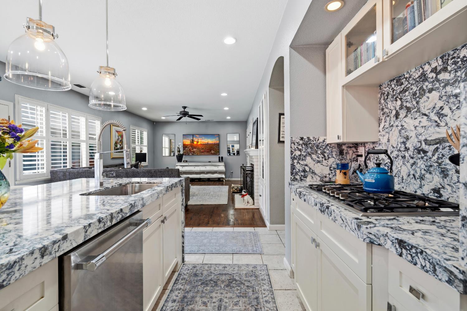 1912 Legend Dr, Modesto, CA 95357