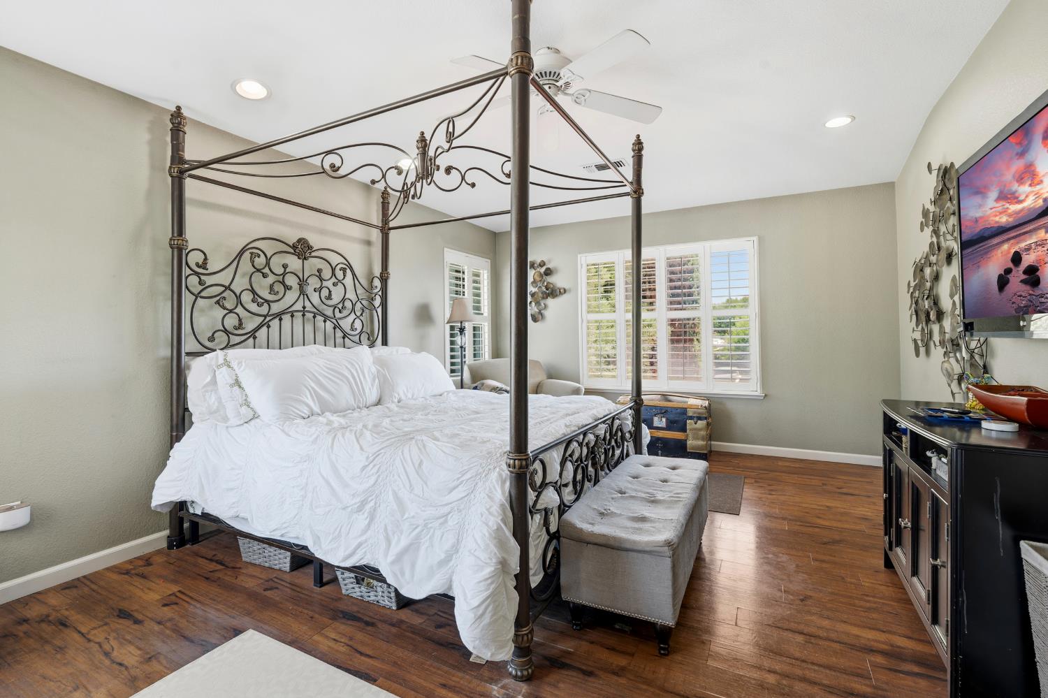 1912 Legend Dr, Modesto, CA 95357
