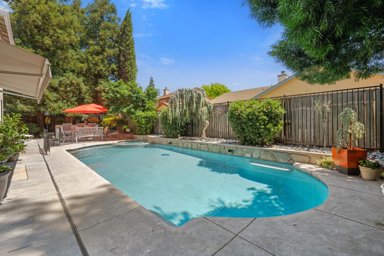 1912 Legend Dr, Modesto, CA 95357