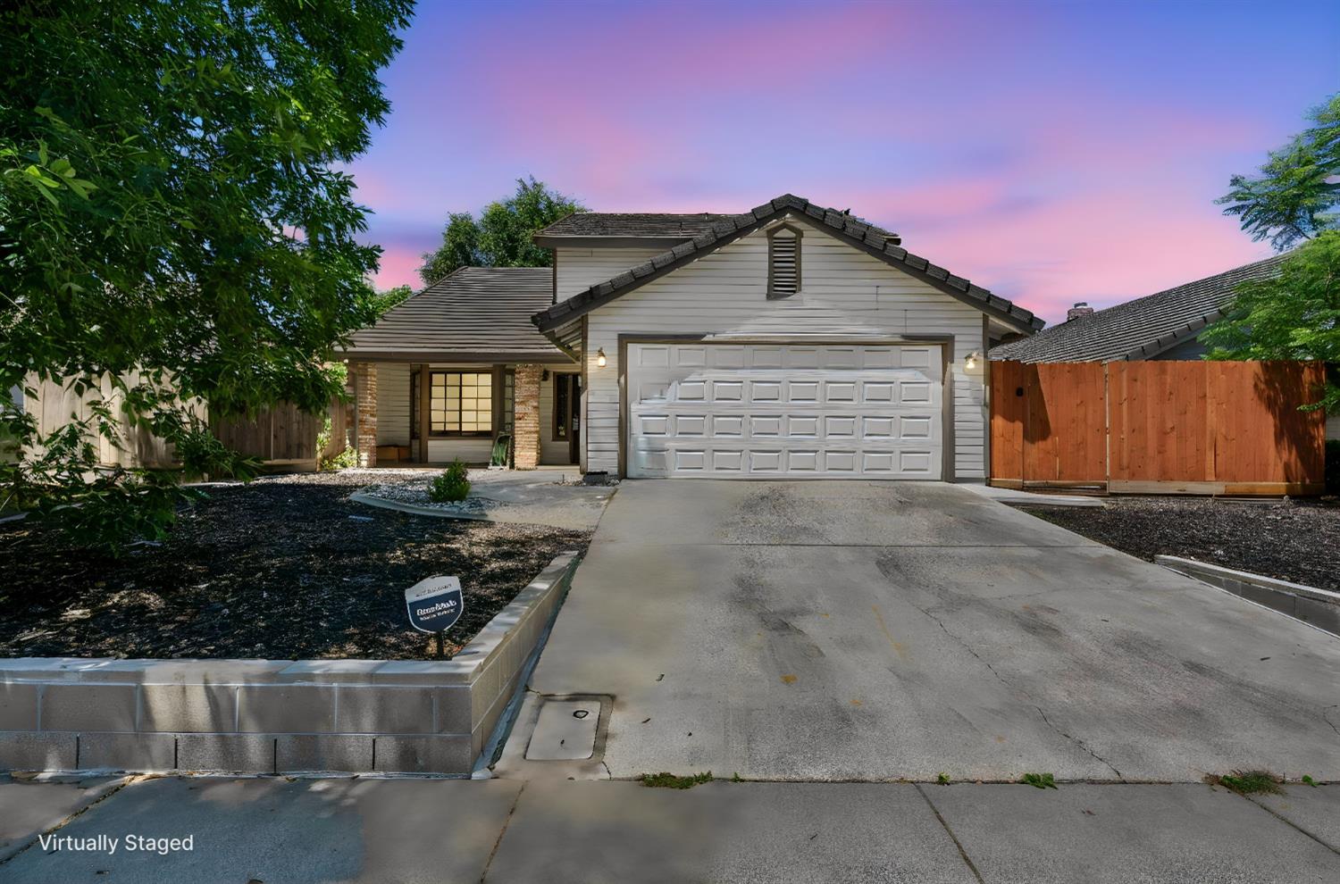 2405 Walnut Park Dr, Modesto, CA 95355