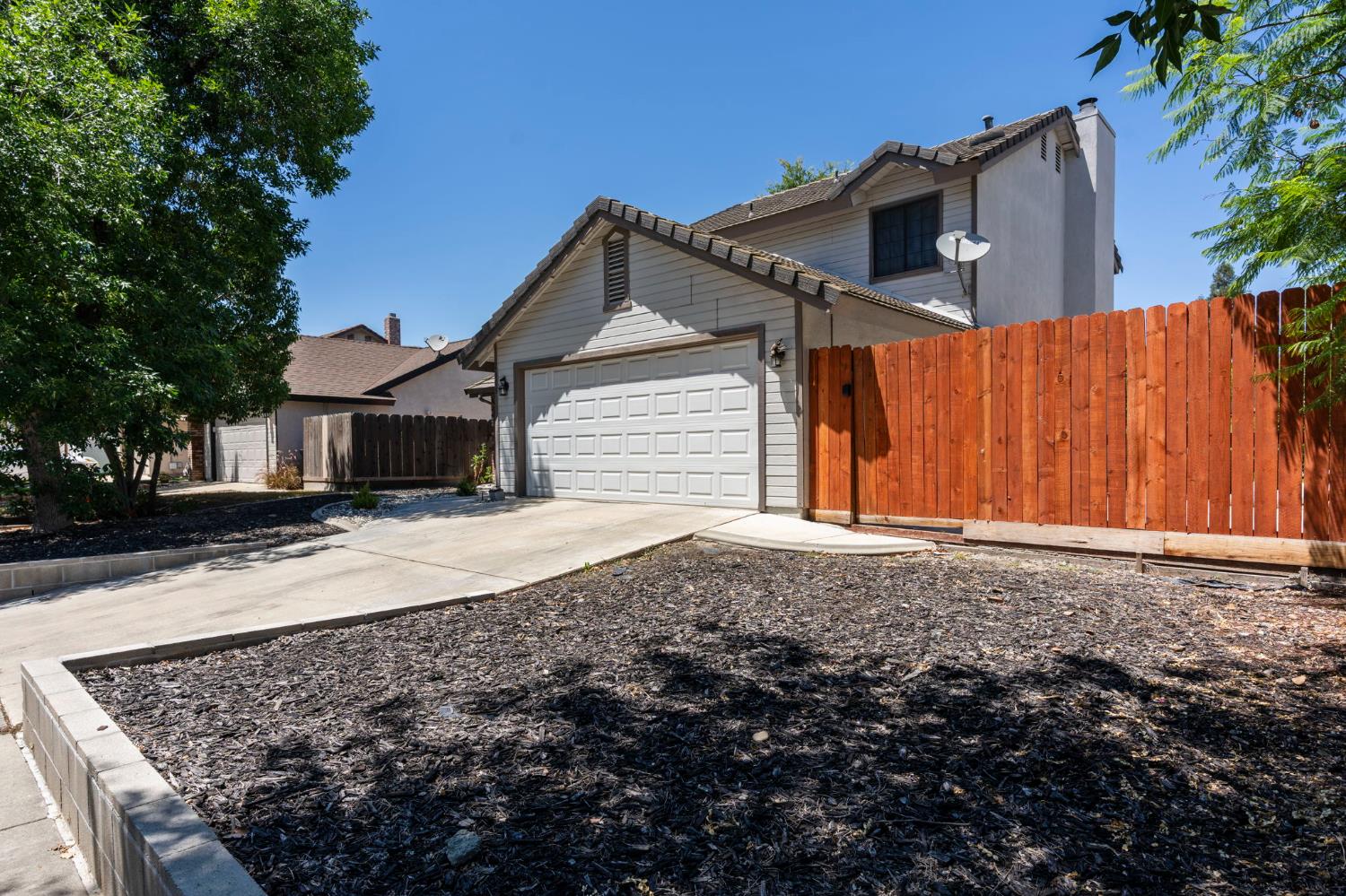 2405 Walnut Park Dr, Modesto, CA 95355