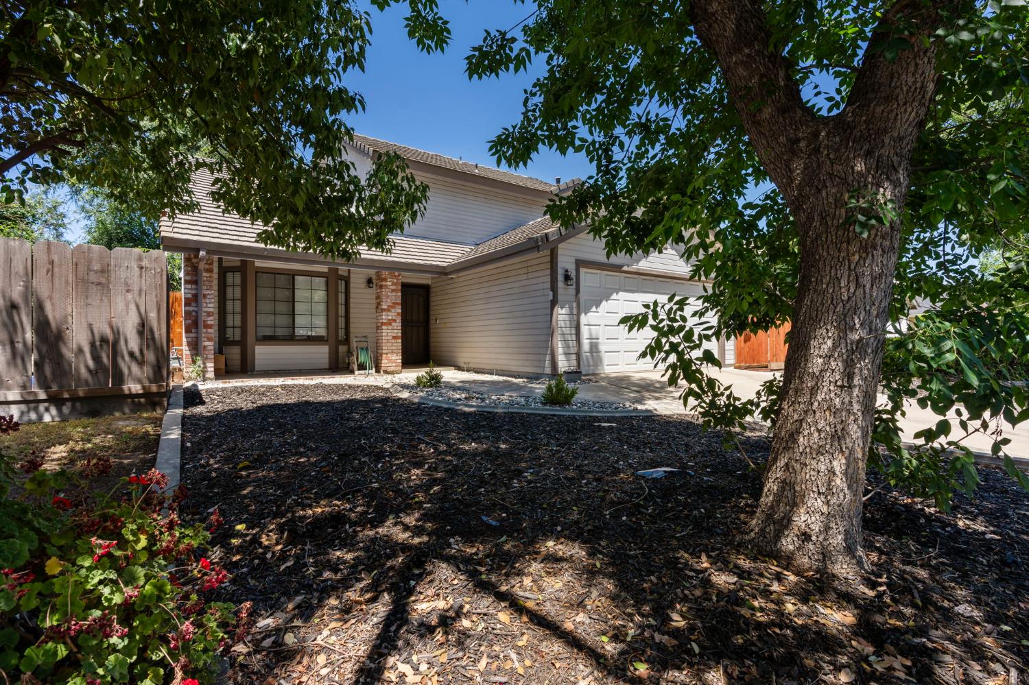 2405 Walnut Park Dr, Modesto, CA 95355
