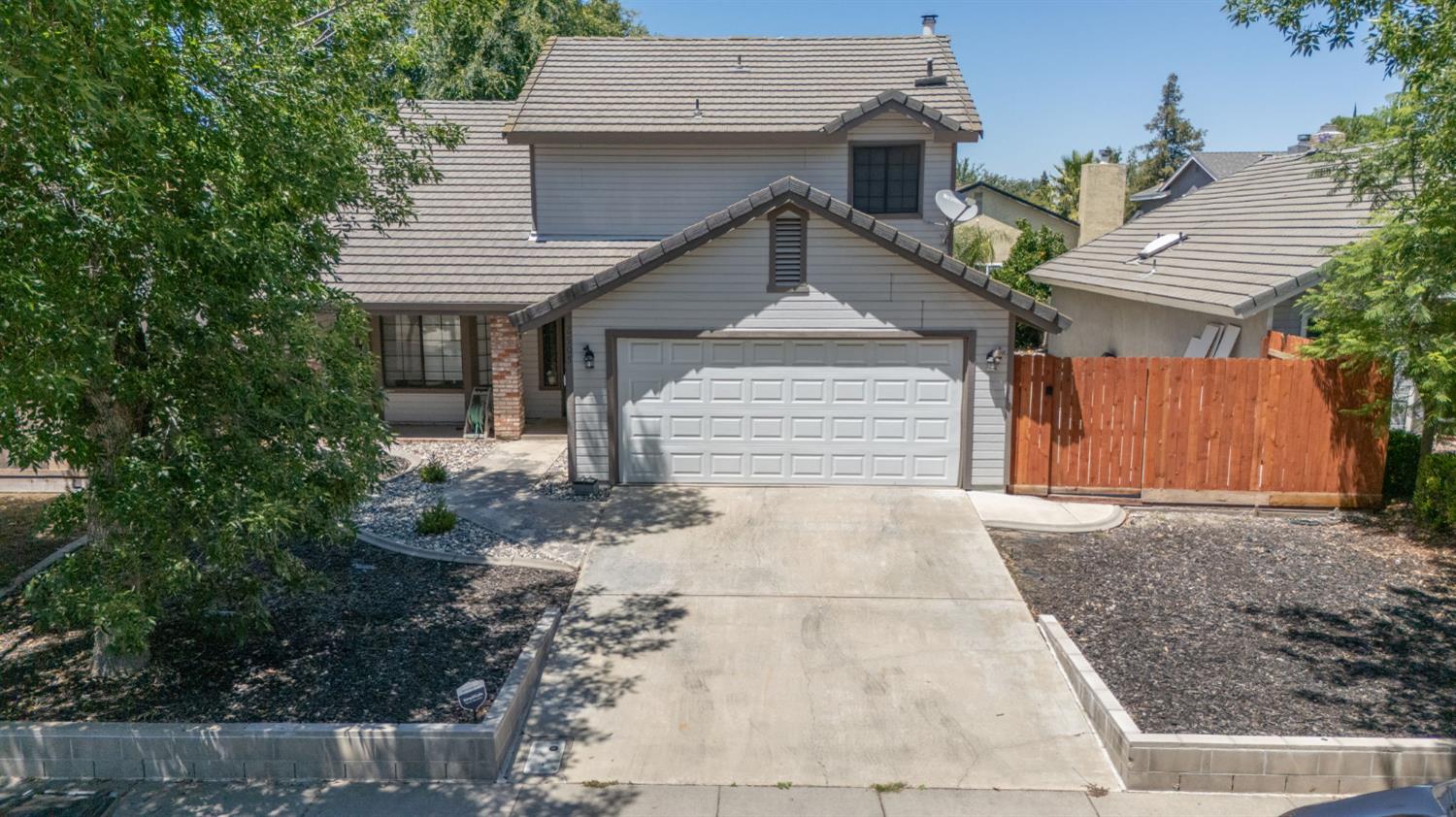 2405 Walnut Park Dr, Modesto, CA 95355
