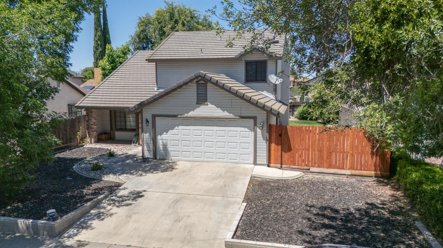 2405 Walnut Park Dr, Modesto, CA 95355