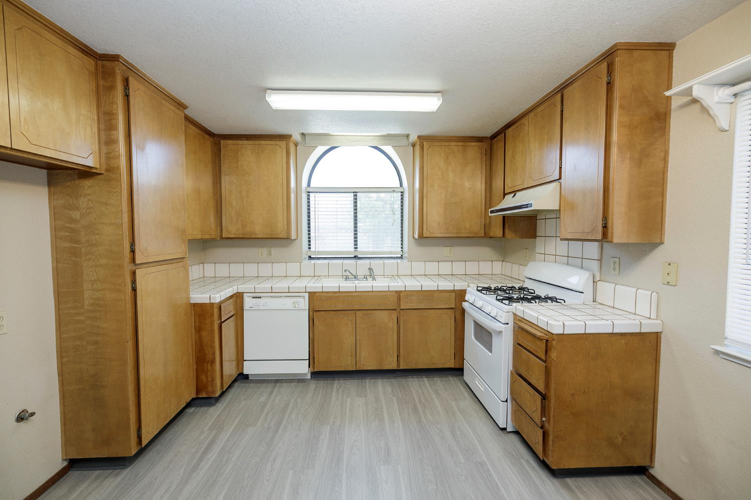 2180 Oxford Ave, Turlock, CA 95382