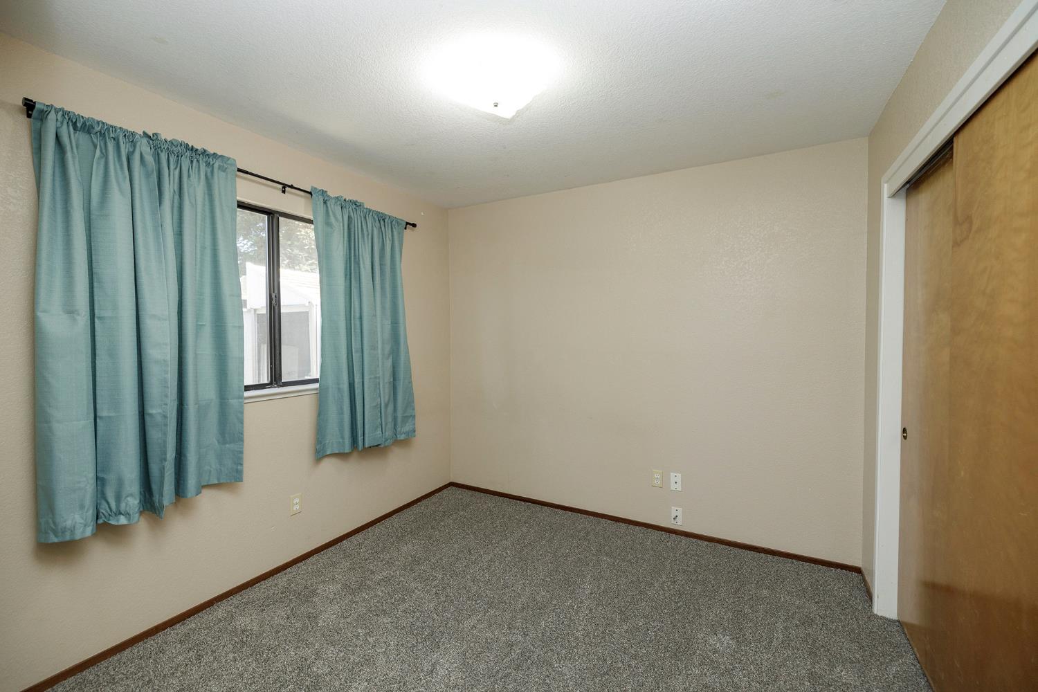 2180 Oxford Ave, Turlock, CA 95382