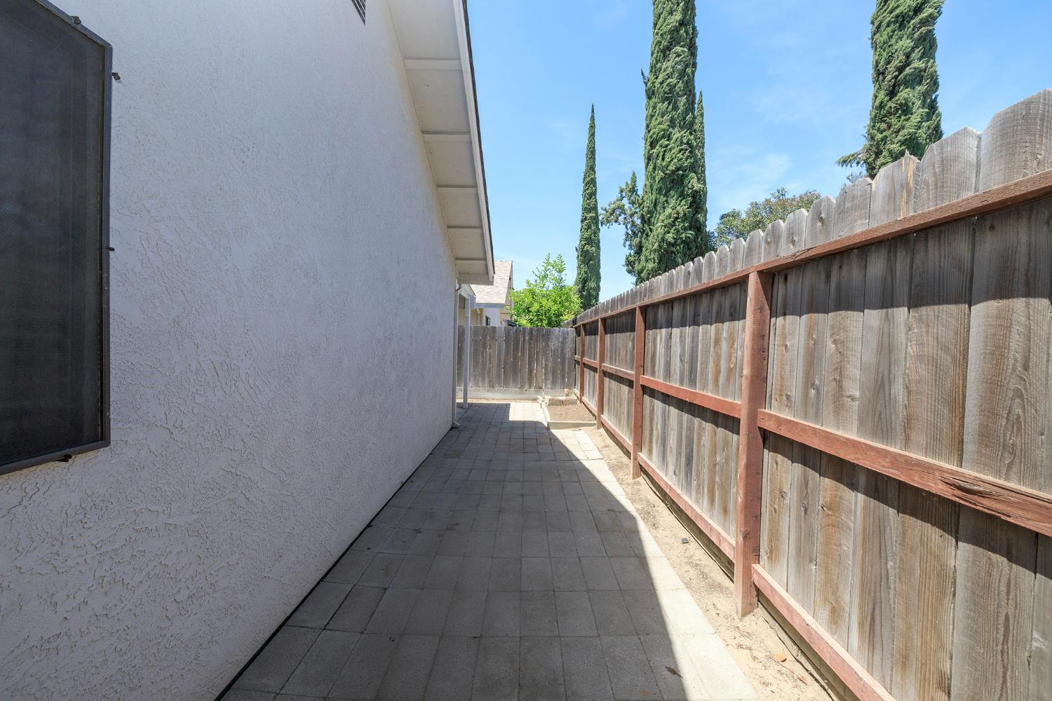 2180 Oxford Ave, Turlock, CA 95382