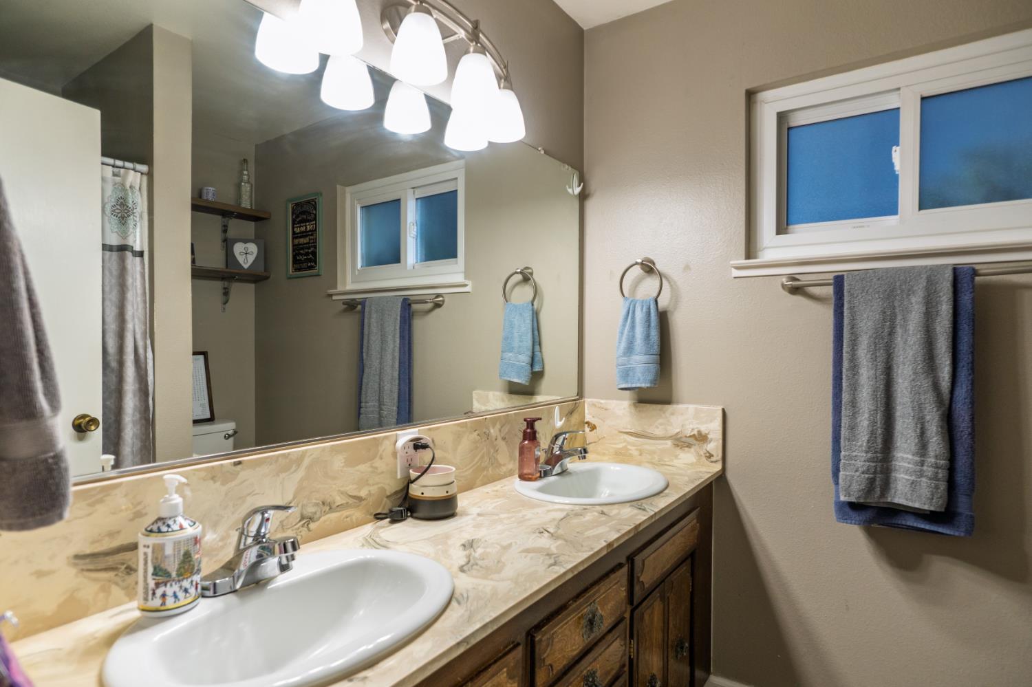 2869 Hillcrest St, Atwater, CA 95301