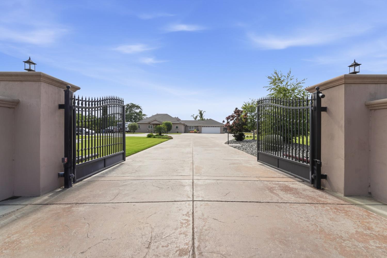 2837 Geer Rd, Hughson, CA 95326