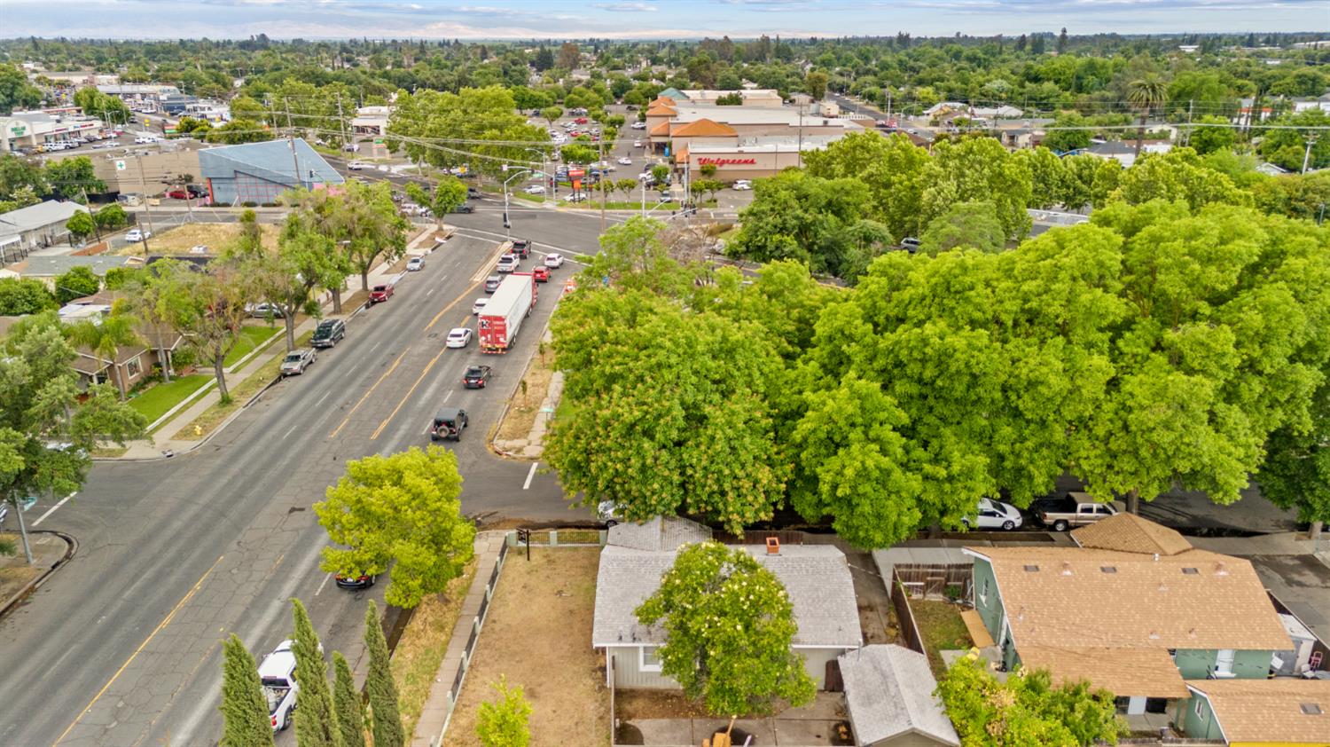 221 ALTURAS, Modesto, CA 95351