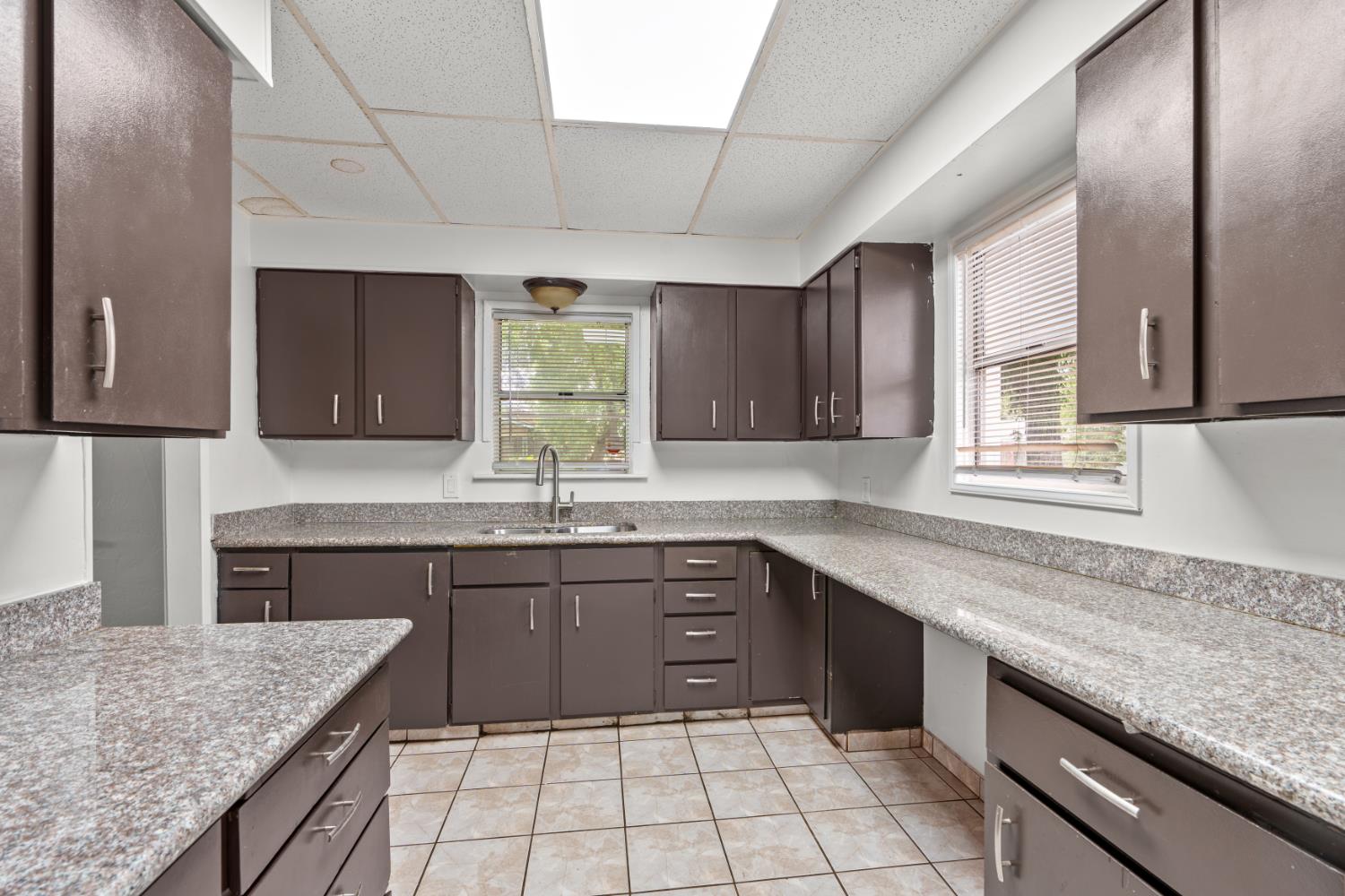 221 ALTURAS, Modesto, CA 95351