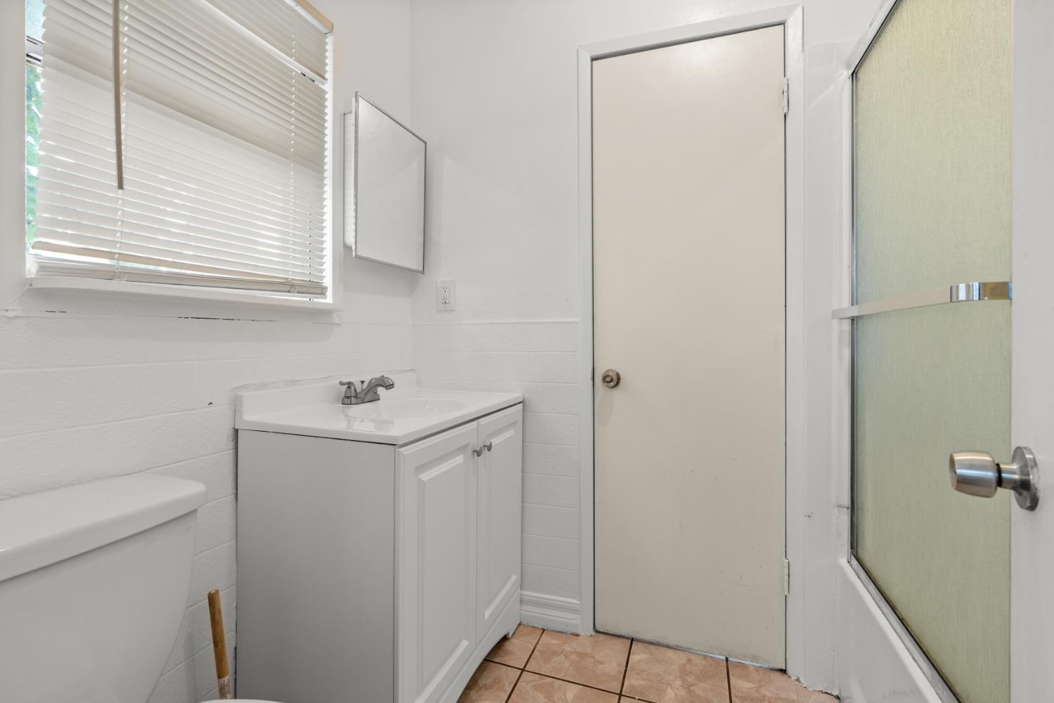 221 ALTURAS, Modesto, CA 95351