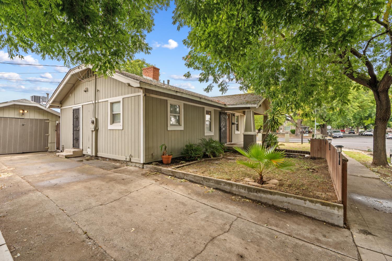 221 ALTURAS, Modesto, CA 95351
