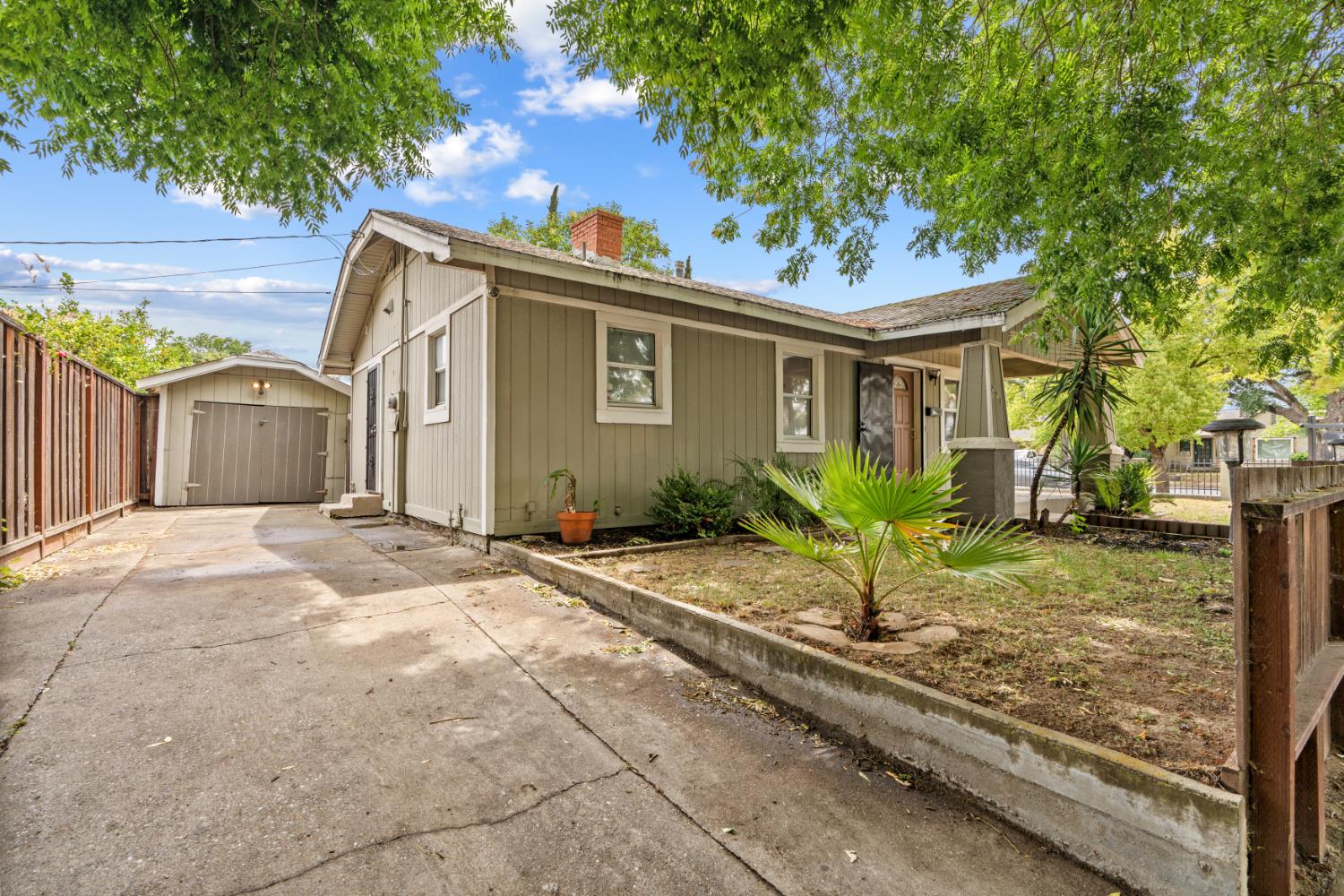 221 ALTURAS, Modesto, CA 95351