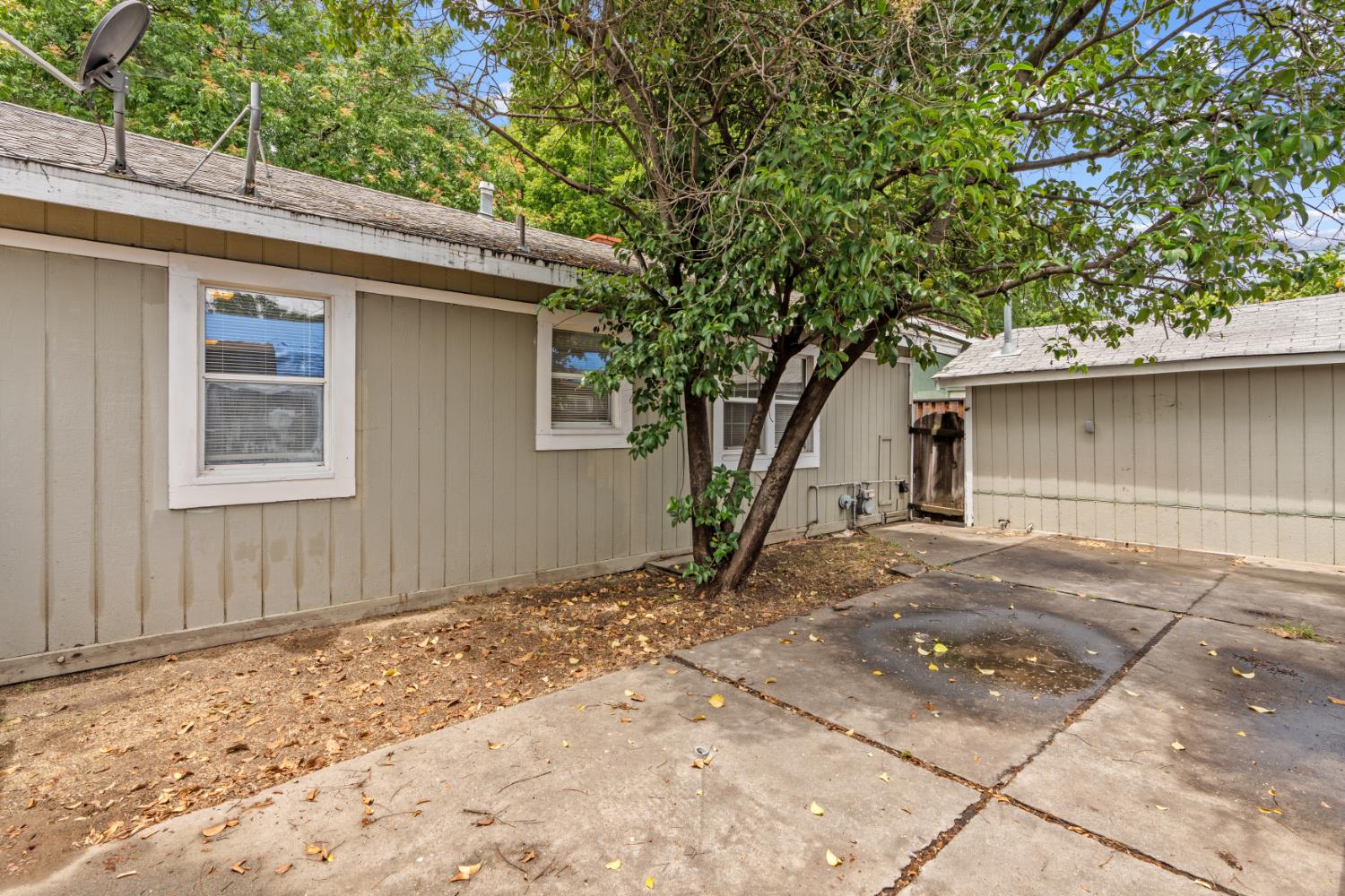221 ALTURAS, Modesto, CA 95351