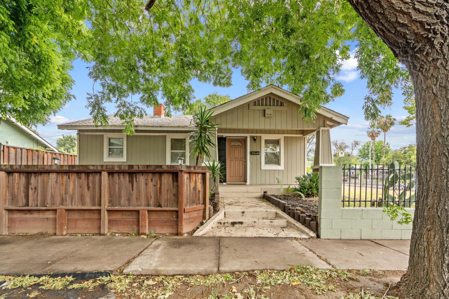221 ALTURAS, Modesto, CA 95351
