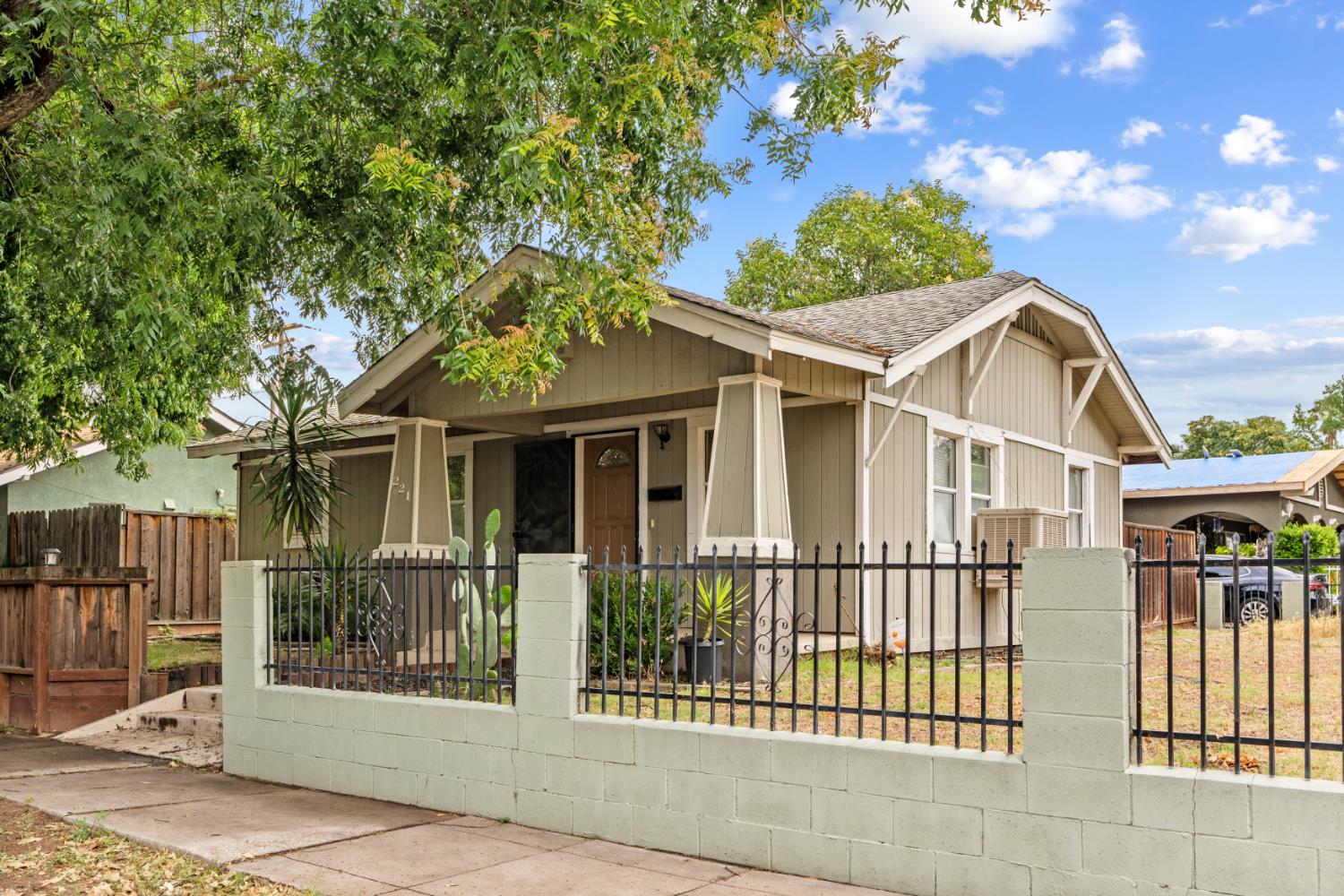 221 ALTURAS, Modesto, CA 95351