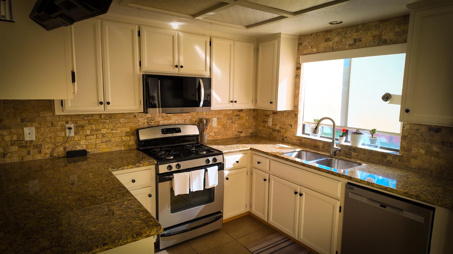 1701 Pawtucket Ave, Modesto, CA 95358