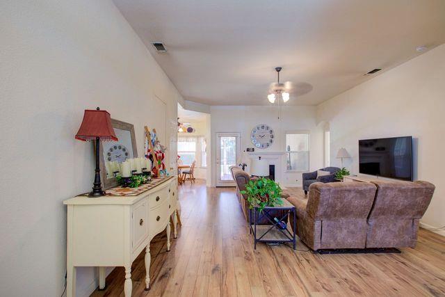1817 San Gabriel Dr, Hughson, CA 95326
