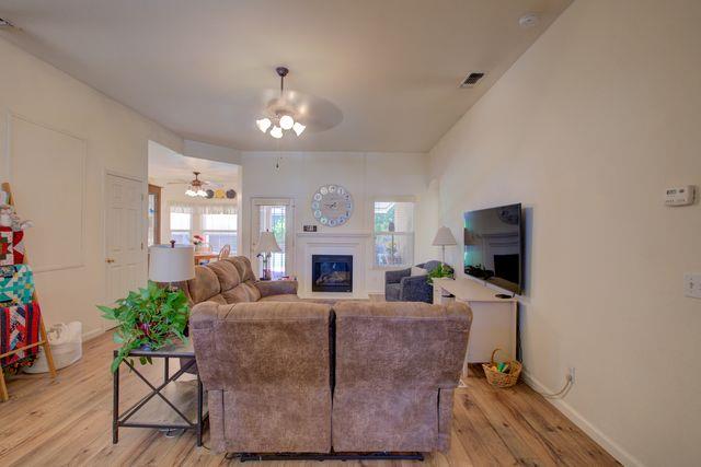 1817 San Gabriel Dr, Hughson, CA 95326