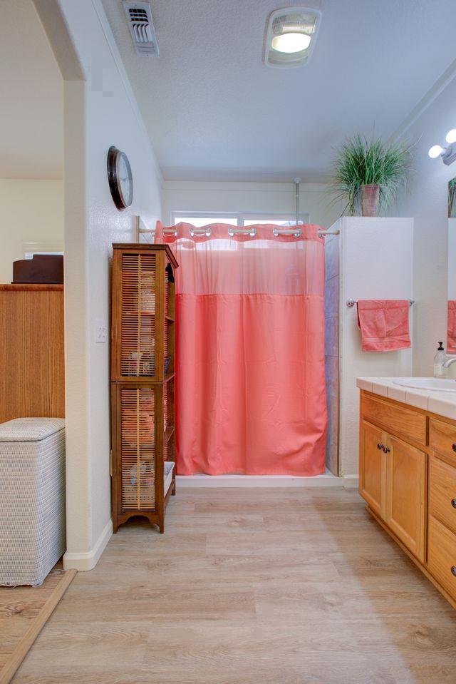 1817 San Gabriel Dr, Hughson, CA 95326
