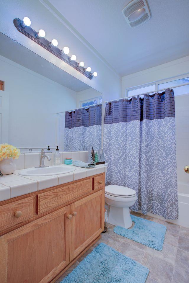 1817 San Gabriel Dr, Hughson, CA 95326