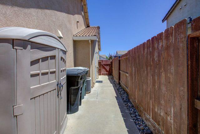 1817 San Gabriel Dr, Hughson, CA 95326