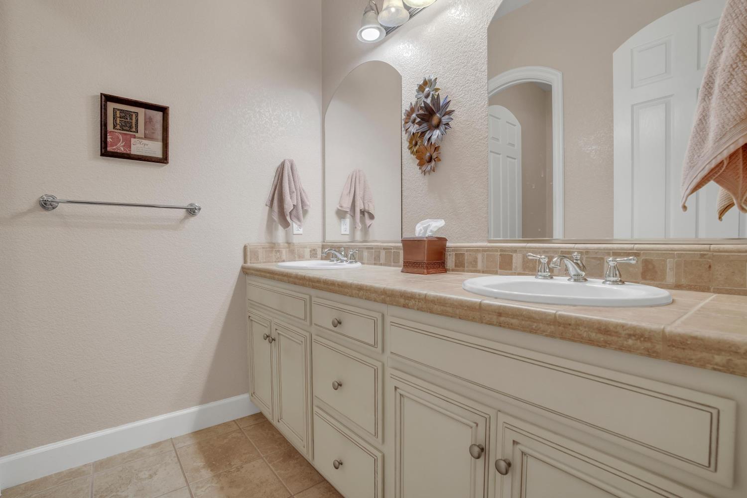 2431 Cypress Point Dr, Turlock, CA 95380