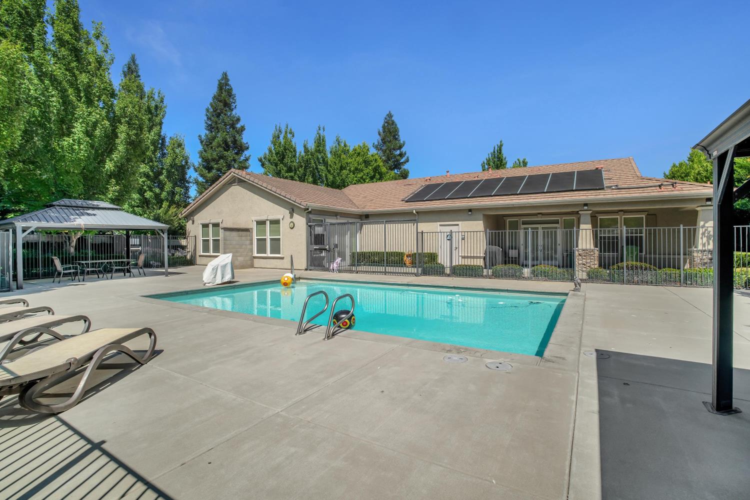 2431 Cypress Point Dr, Turlock, CA 95380