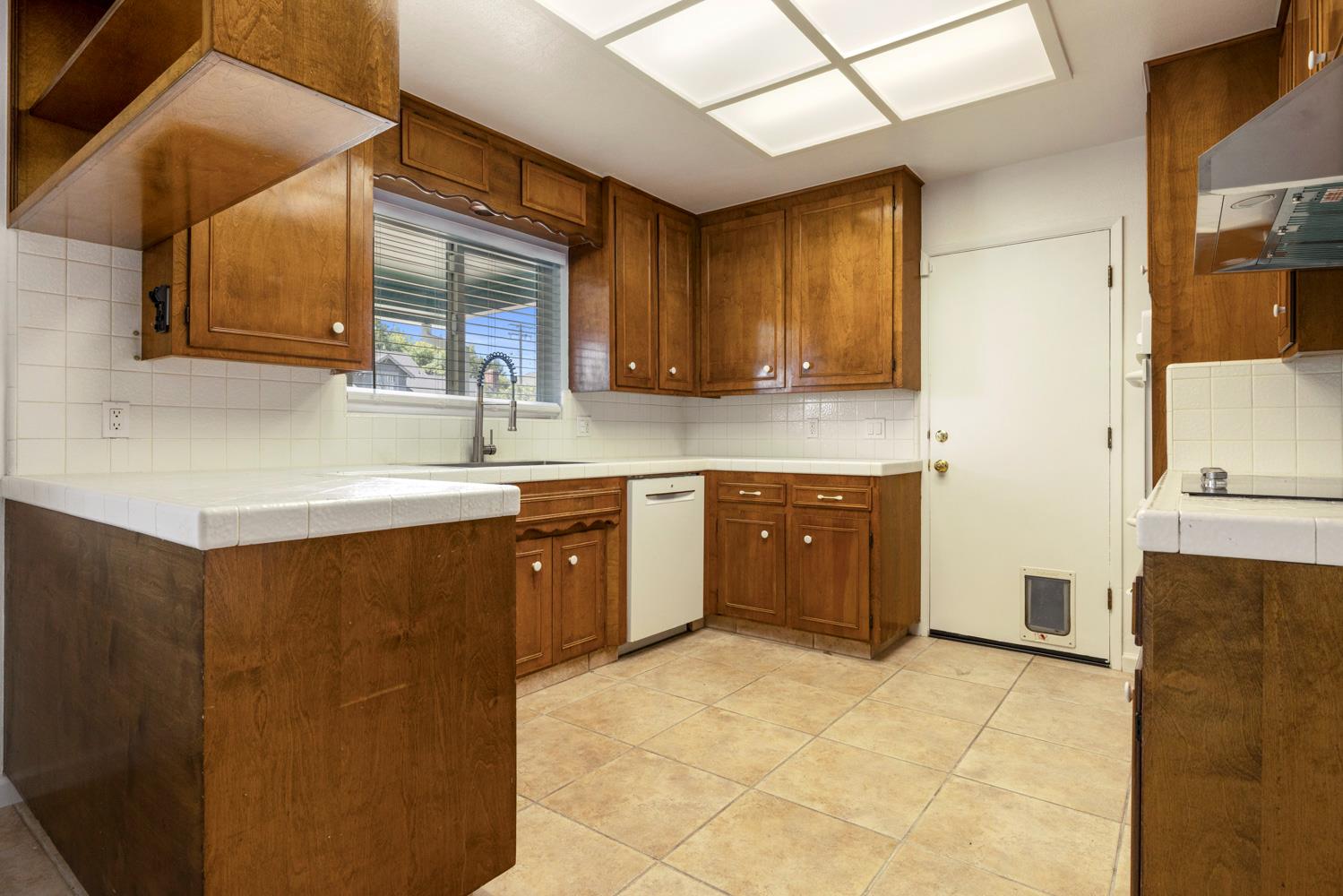 335 North Ave, Turlock, CA 95382