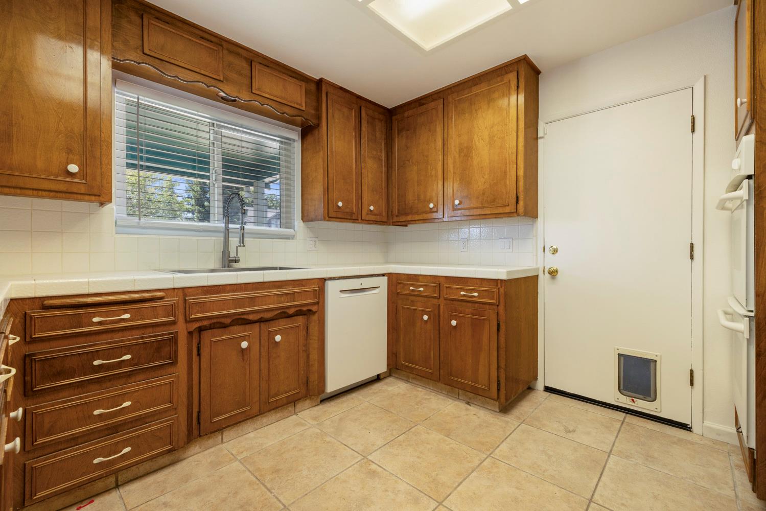 335 North Ave, Turlock, CA 95382
