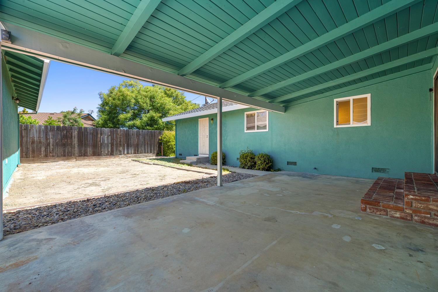 335 North Ave, Turlock, CA 95382