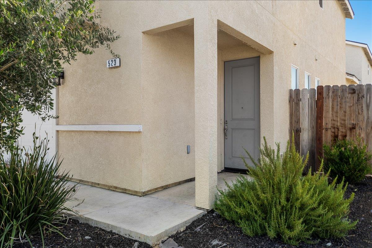 523 Barcelona Ct, Merced, CA 95341