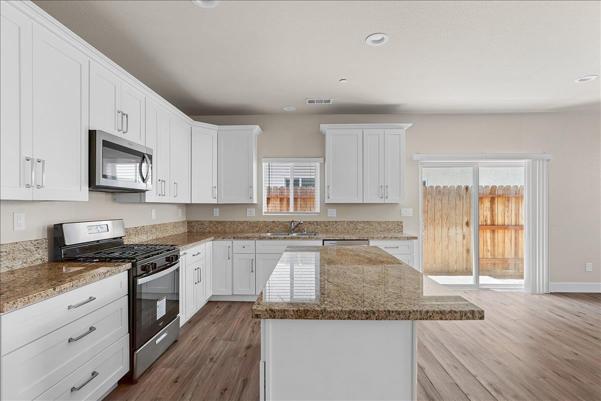 523 Barcelona Ct, Merced, CA 95341