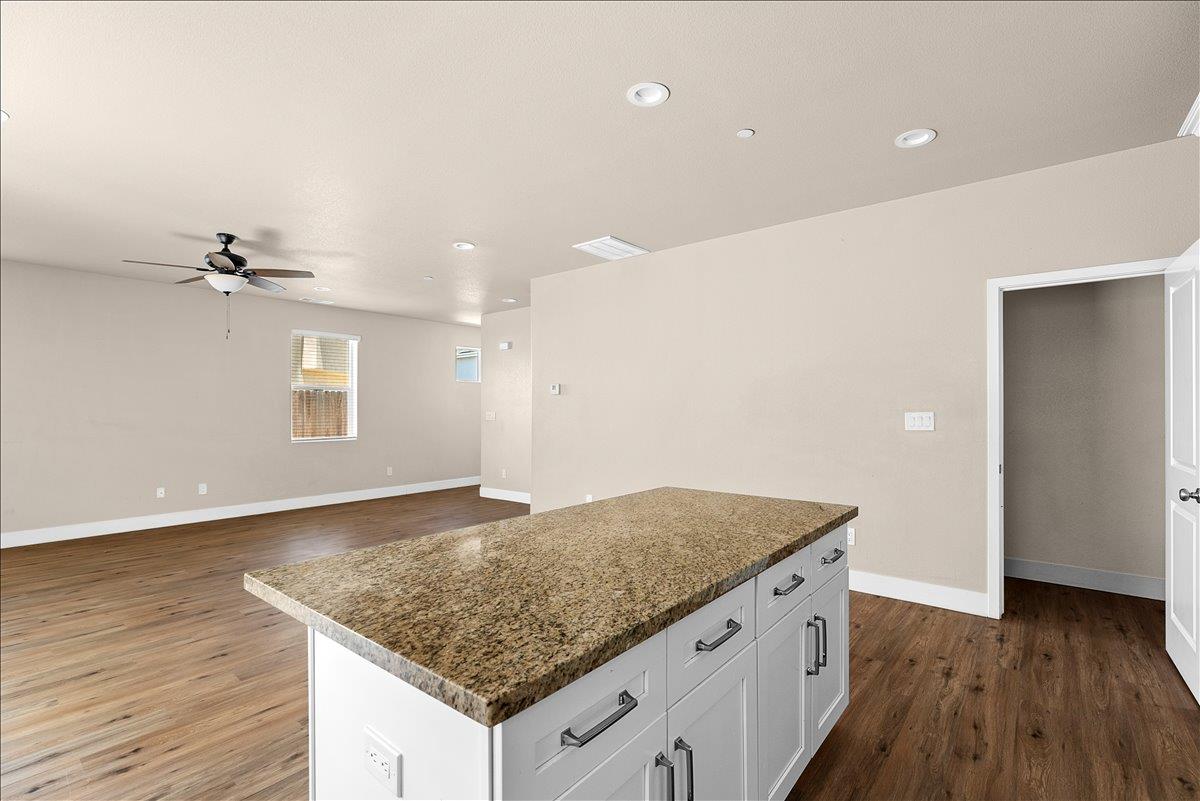523 Barcelona Ct, Merced, CA 95341